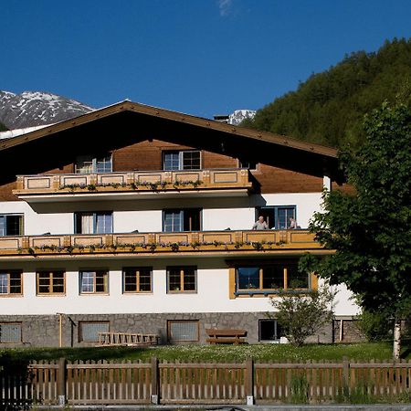 Ferienhaus Alpina Kals am Grossglockner Exterior photo
