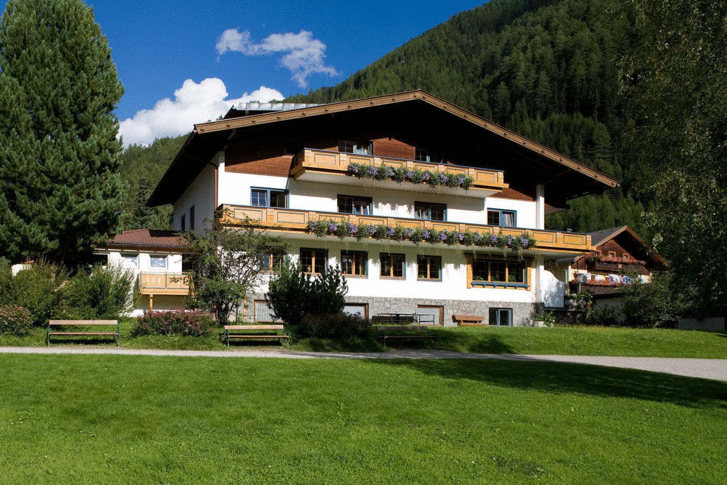 Ferienhaus Alpina Kals am Grossglockner Exterior photo